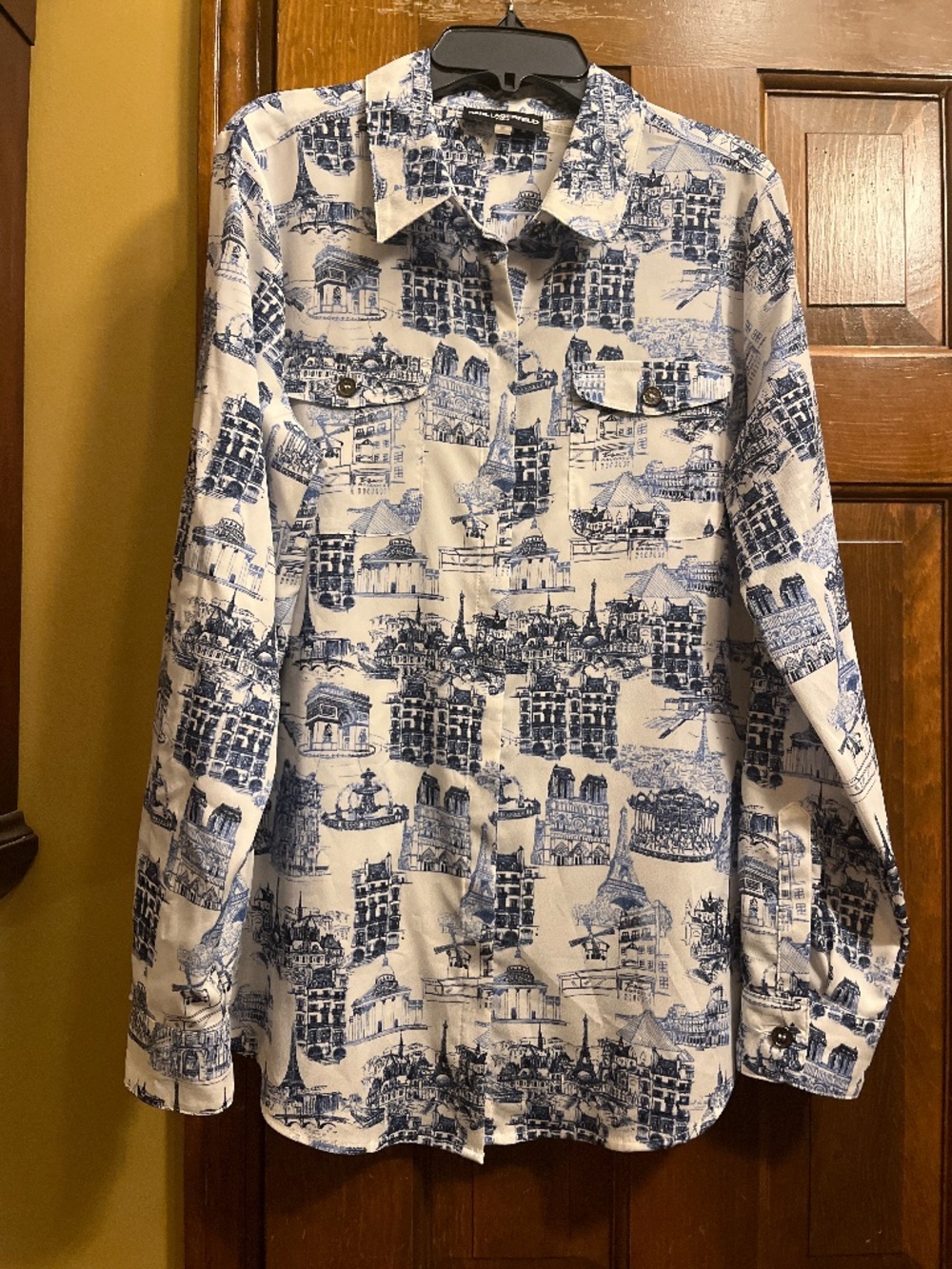 NWOT Karl Lagerfeld Blue/White Parisian City Scape Button Down Shirt. Sz.M.